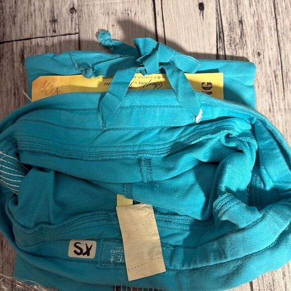 NWT  Da-nang Purple sequined capri sweats size XS - Picture 6 of 7